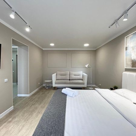 Luxury Apartments Павлодар Екстер'єр фото