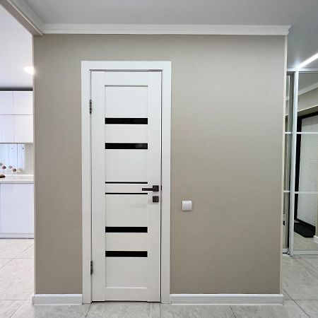 Luxury Apartments Павлодар Екстер'єр фото