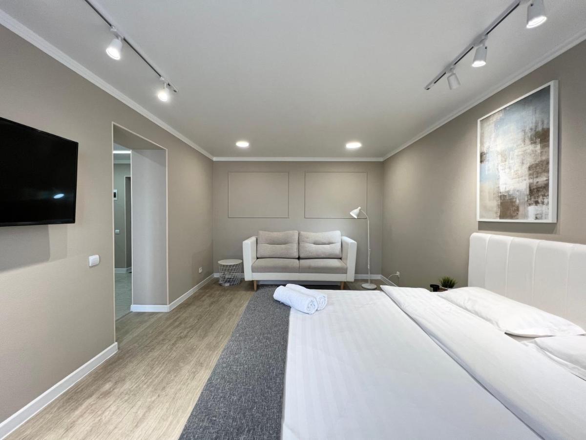 Luxury Apartments Павлодар Екстер'єр фото
