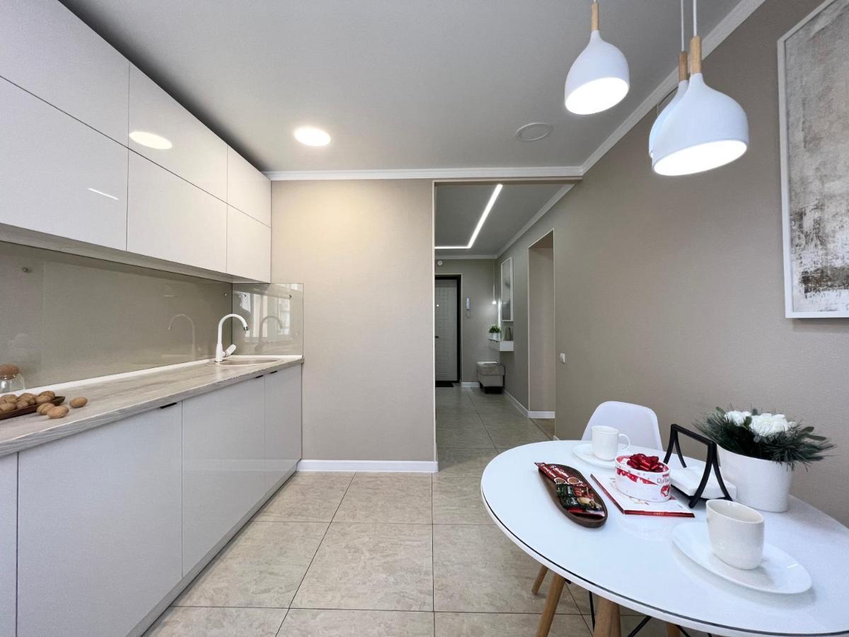 Luxury Apartments Павлодар Екстер'єр фото