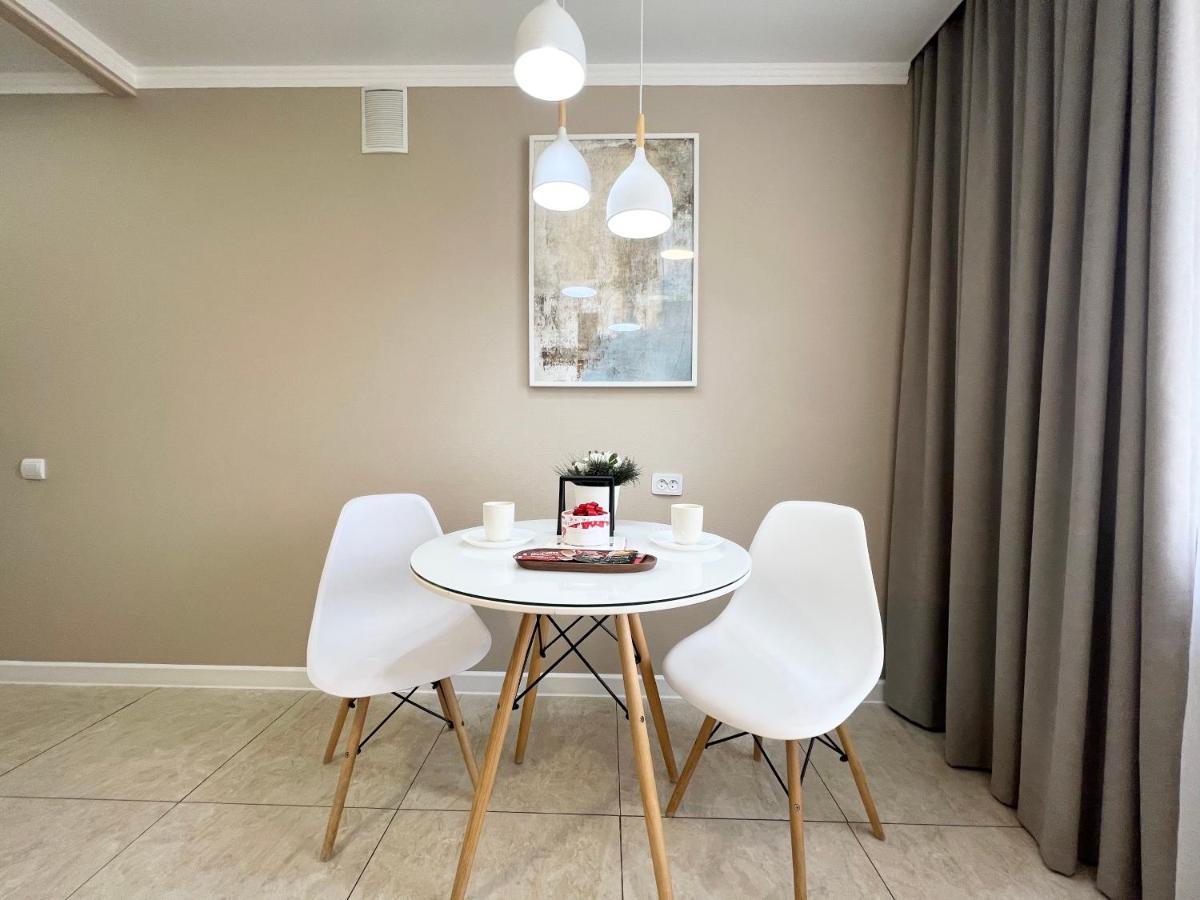 Luxury Apartments Павлодар Екстер'єр фото