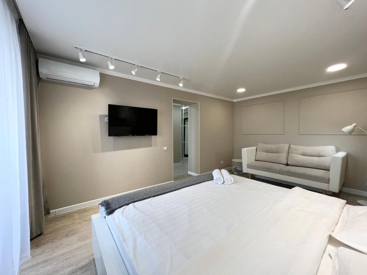 Luxury Apartments Павлодар Екстер'єр фото