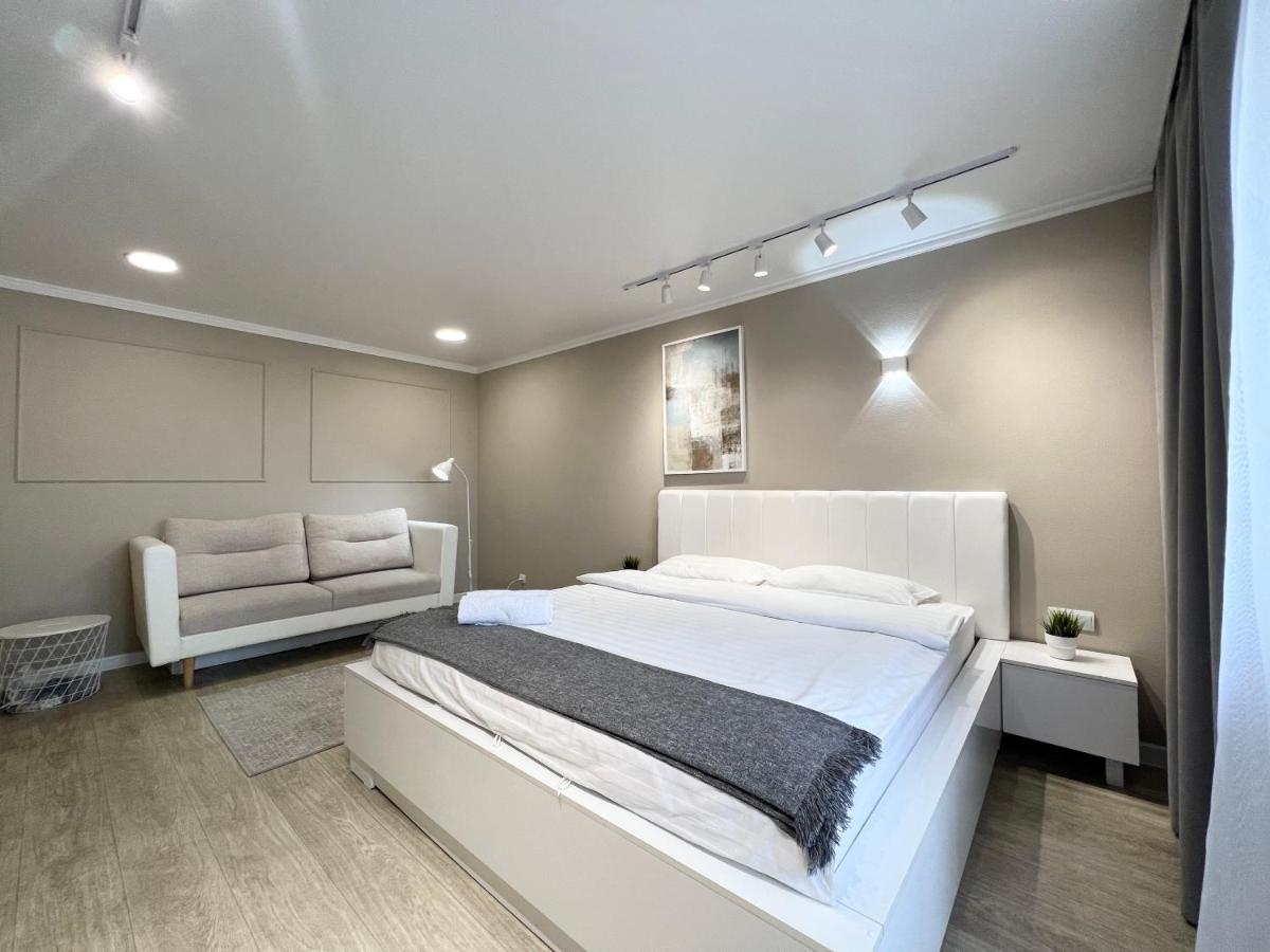 Luxury Apartments Павлодар Екстер'єр фото