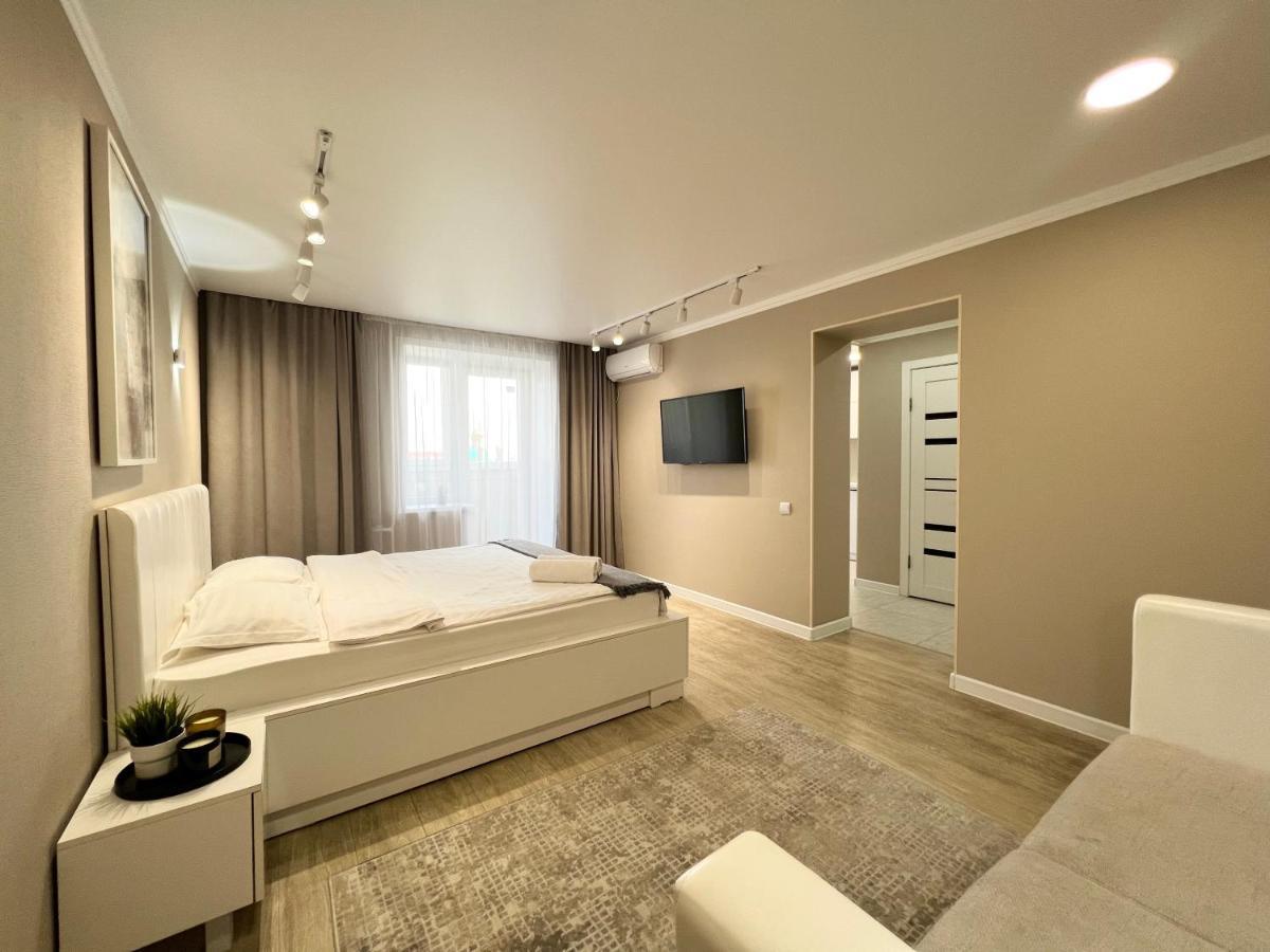 Luxury Apartments Павлодар Екстер'єр фото